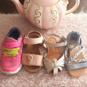 🎃5$20/Baby girl shoes bundle size 5
